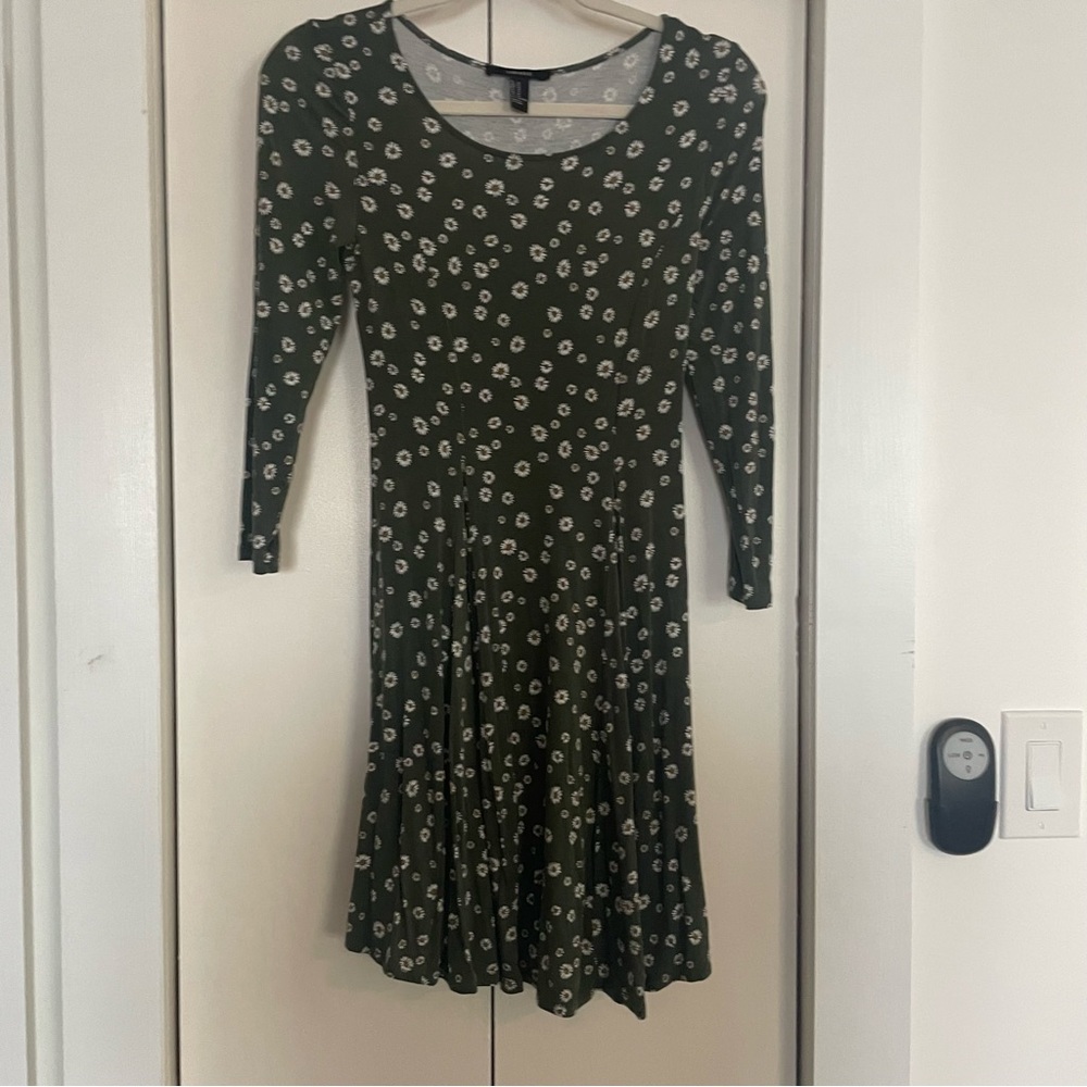 Forever 21 Olive Green Daisy Lace-Up Back Mini Dress Long Sleeves Size Medium